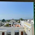 - House - Sleeps 4 - Pool - Sea View Μαρμπέλλα