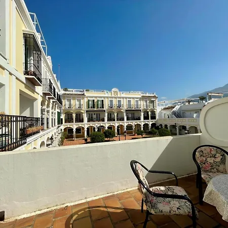 - House - Sleeps 4 - Pool - Sea View *