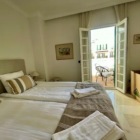 - House - Sleeps 4 - Pool - Sea View Holiday home Marbella