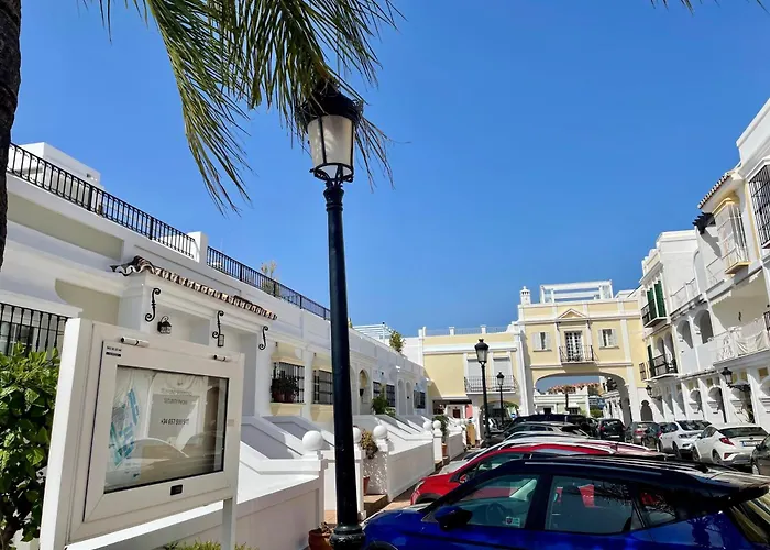 Holiday home - House - Sleeps 4 - Pool - Sea View *