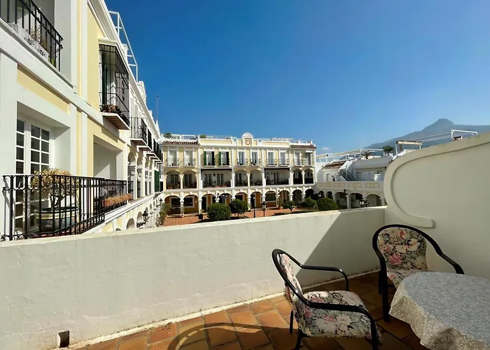 - House - Sleeps 4 - Pool - Sea View *