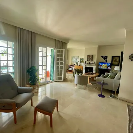 - House - Sleeps 4 - Pool - Sea View Σπίτι διακοπών