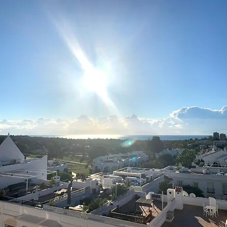 - House - Sleeps 4 - Pool - Sea View